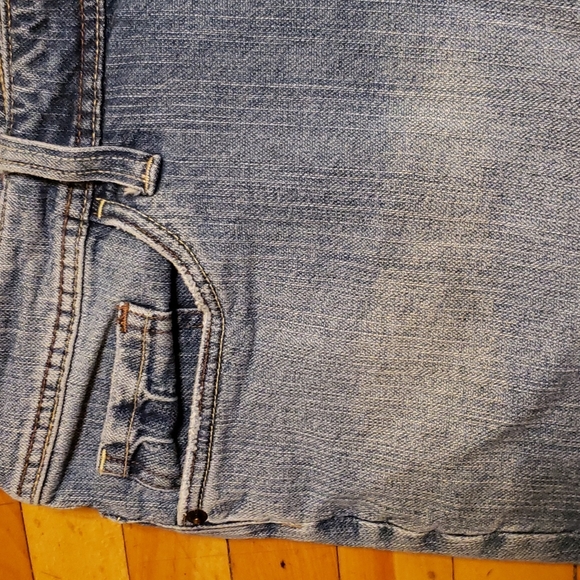 Mossimo Cuffed Crop Jean 26W - Picture 3 of 11